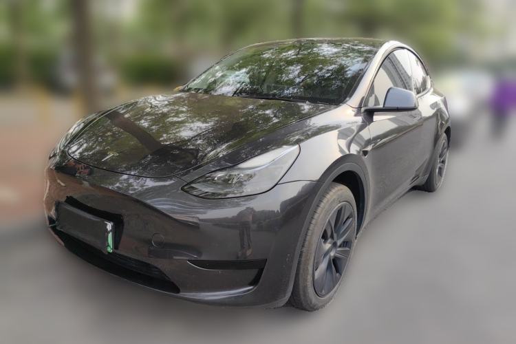Tesla Model Y 2024 — фото 1