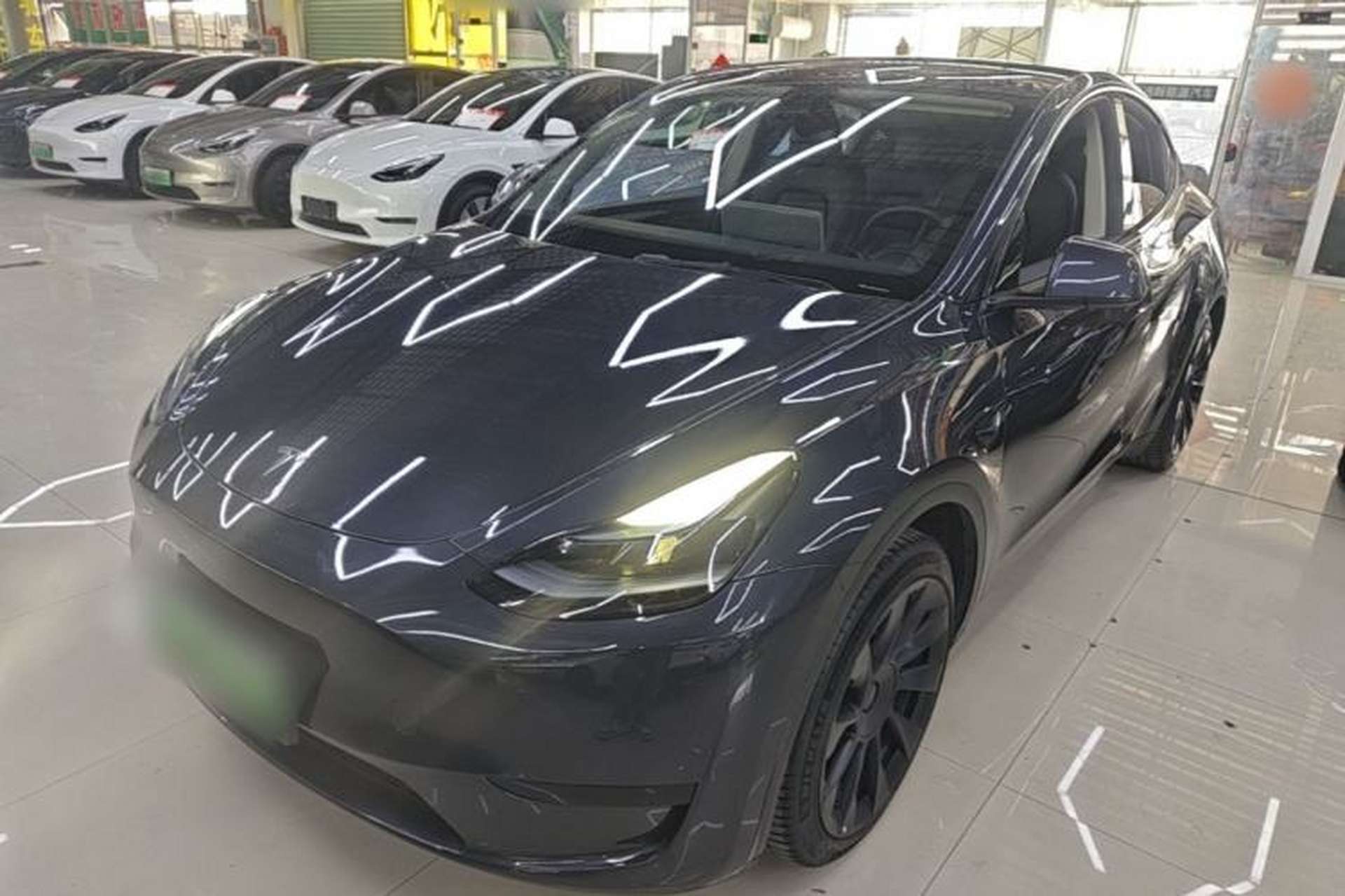 Used Tesla Model Y 2024 Rear-Wheel-Drive Version Front Left 45 Deg