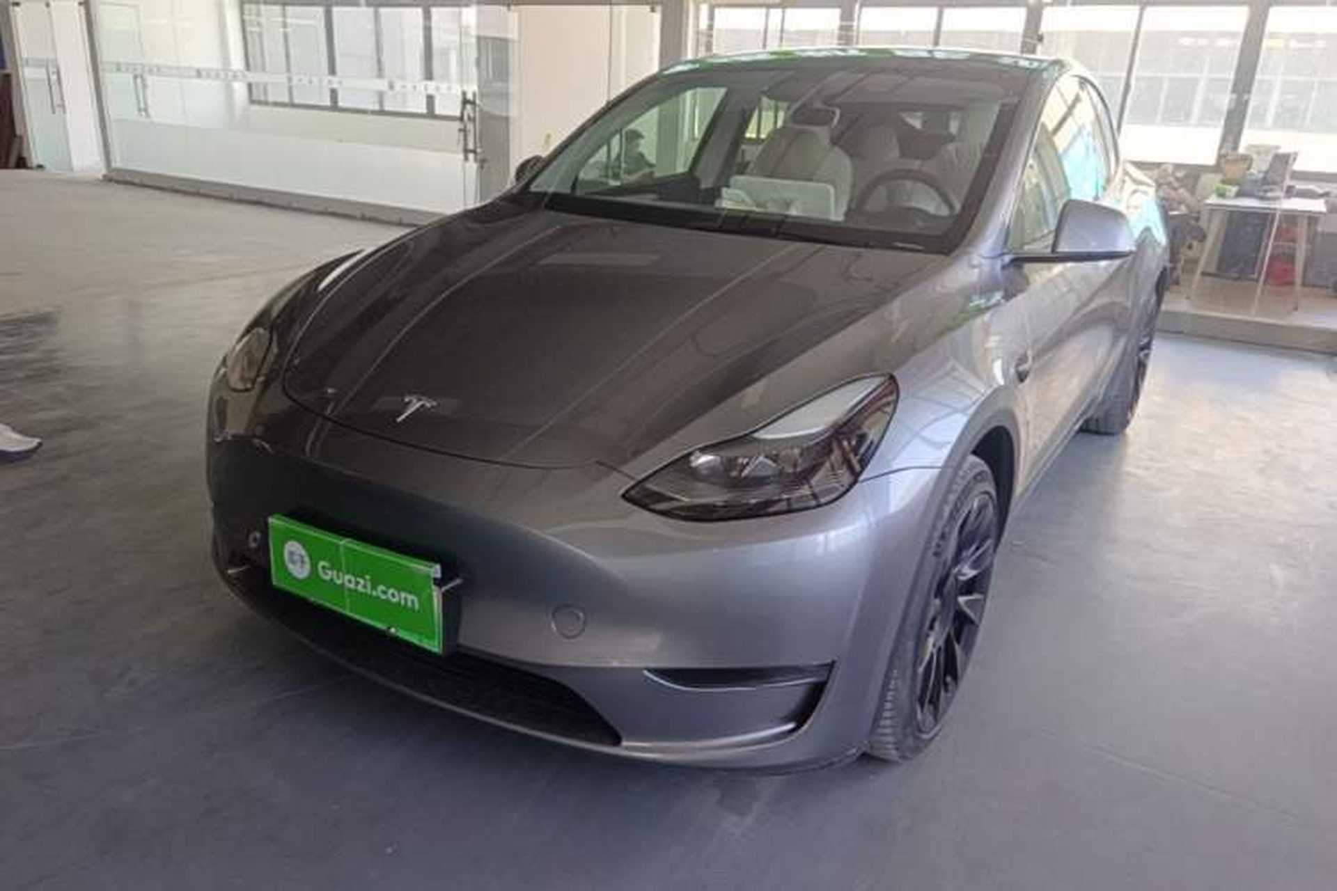 Used Tesla Model Y 2024 Long-Range All-Wheel-Drive Version Front Left 45 Deg