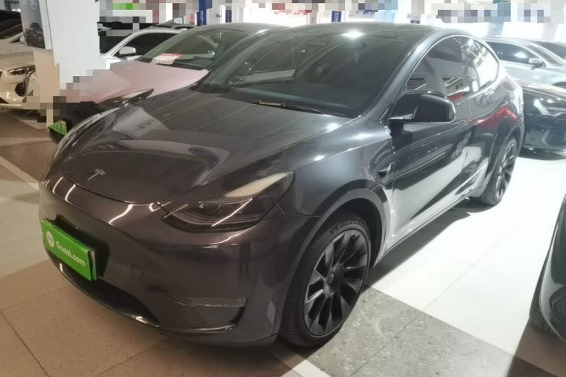 Used Tesla Model Y 2024 Long-Range All-Wheel-Drive Version Front Left 45 Deg
