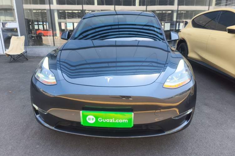 Used Tesla Model Y 2024 Long-Range All-Wheel-Drive Version Front