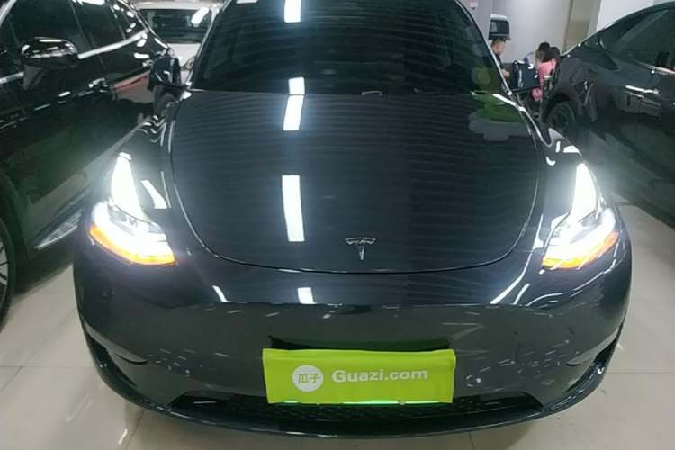 Used Tesla Model Y 2024 Long-Range All-Wheel-Drive Version Front