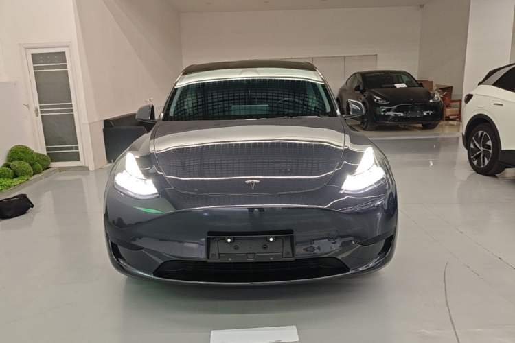 Used Tesla Model Y 2024 Rear-Wheel-Drive Version Front