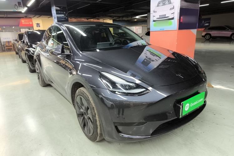 Used Tesla Model Y 2024 Rear-Wheel-Drive Version Front Right 45 Deg