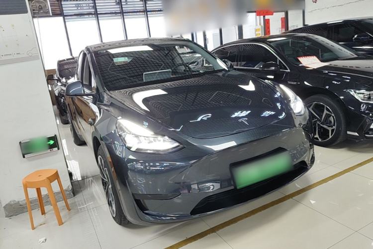 Used Tesla Model Y 2024 Rear-Wheel-Drive Version Front Right 45 Deg