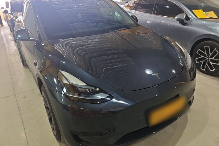 Used Tesla Model Y 2024 Rear-Wheel-Drive Version Front Right 45 Deg
