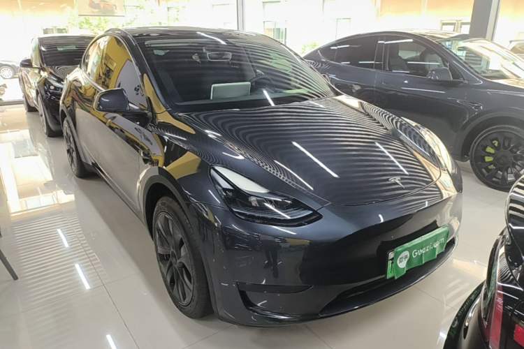 Used Tesla Model Y 2024 Rear-Wheel-Drive Version Front Right 45 Deg