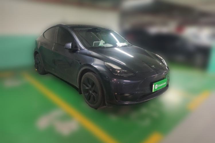 Used Tesla Model Y 2024 Long-Range All-Wheel-Drive Version Front Right 45 Deg