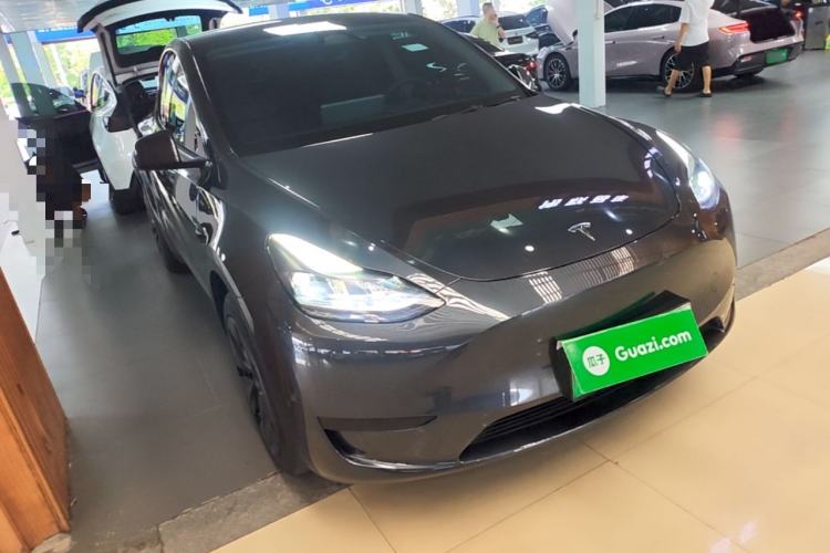 Used Tesla Model Y 2024 Rear-Wheel-Drive Version Front Right 45 Deg