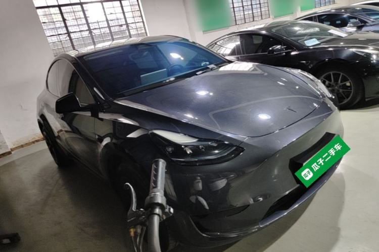 Used Tesla Model Y 2024 Rear-Wheel-Drive Version Front Right 45 Deg