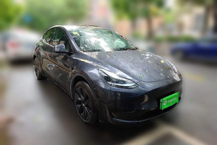 Used Tesla Model Y 2024 Rear-Wheel-Drive Version Front Right 45 Deg