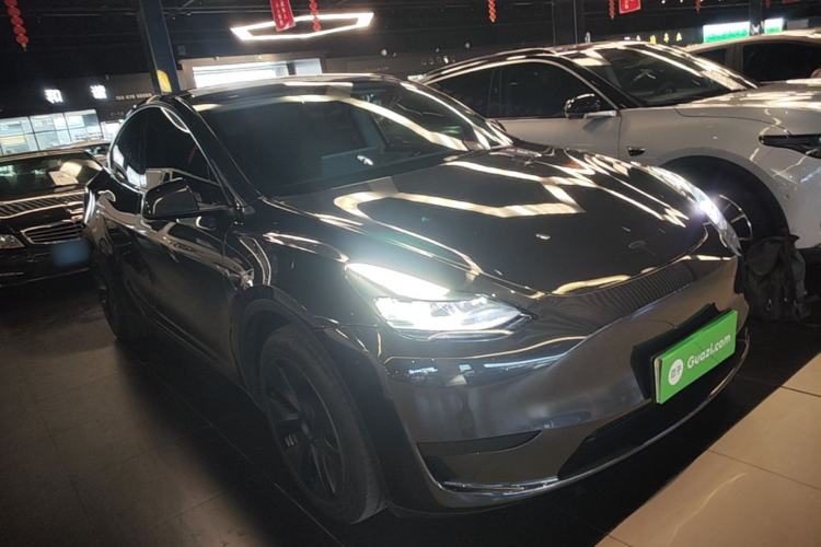 Used Tesla Model Y 2024 Rear-Wheel-Drive Version Front Right 45 Deg