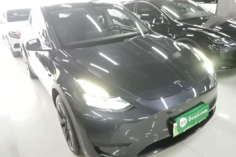 Used Tesla Model Y 2024 Rear-Wheel-Drive Version Front Right 45 Deg