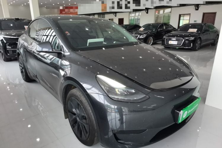 Used Tesla Model Y 2024 Rear-Wheel-Drive Version Front Right 45 Deg