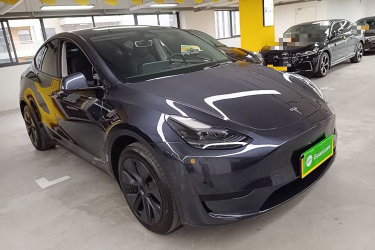 Used Tesla Model Y 2024 Rear-Wheel-Drive Version Front Right 45 Deg