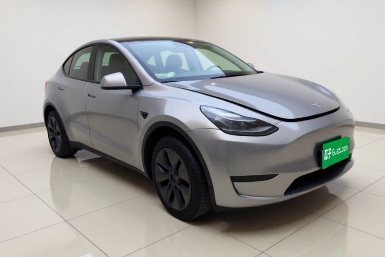 Used Tesla Model Y 2024 Rear-Wheel-Drive Version Front Right 45 Deg