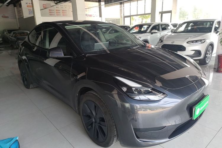 Used Tesla Model Y 2024 Rear-Wheel-Drive Version Front Right 45 Deg