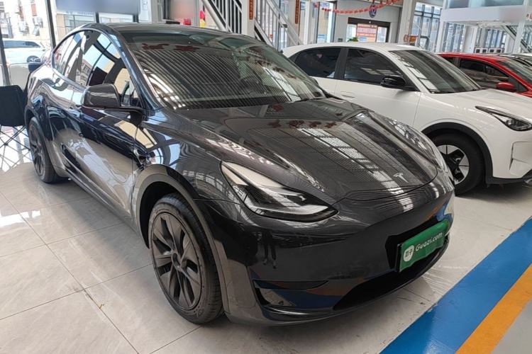 Used Tesla Model Y 2024 Rear-Wheel-Drive Version Front Right 45 Deg