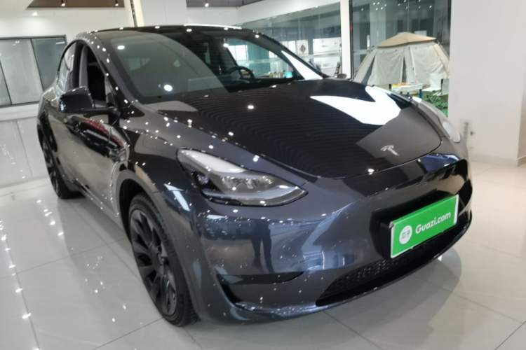 Used Tesla Model Y 2024 Rear-Wheel-Drive Version Front Right 45 Deg