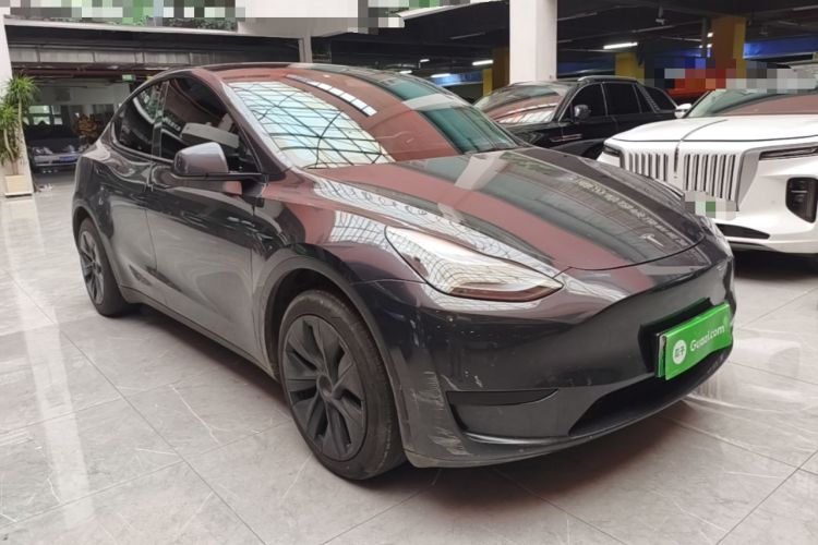 Used Tesla Model Y 2024 Rear-Wheel-Drive Version Front Right 45 Deg