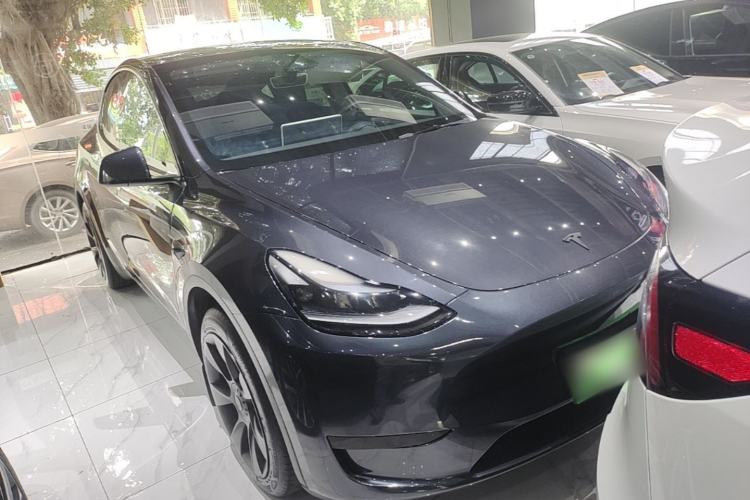Used Tesla Model Y 2024 Rear-Wheel-Drive Version Front Right 45 Deg