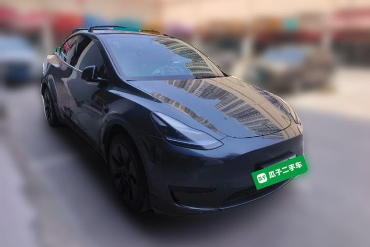 Used Tesla Model Y 2024 Rear-Wheel-Drive Version Front Right 45 Deg
