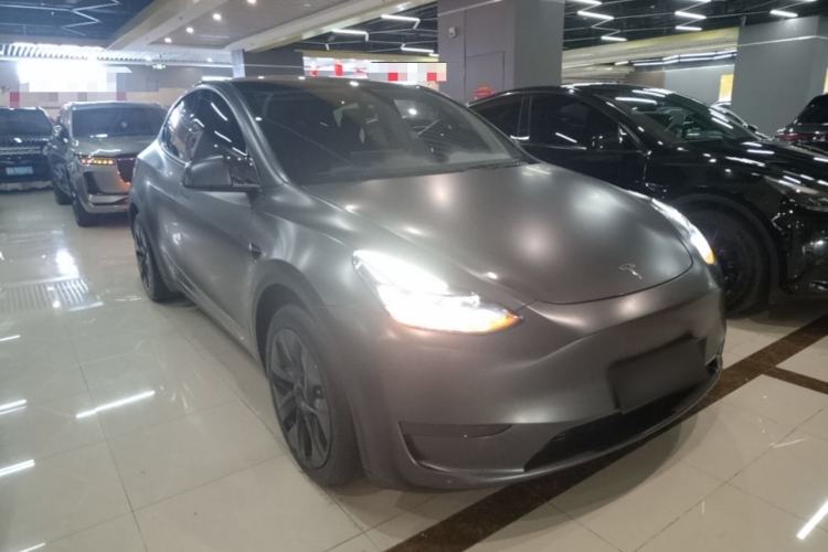 Used Tesla Model Y 2024 Rear-Wheel-Drive Version Front Right 45 Deg