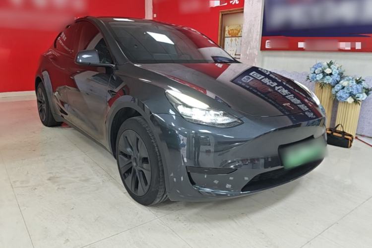 Used Tesla Model Y 2024 Rear-Wheel-Drive Version Front Right 45 Deg