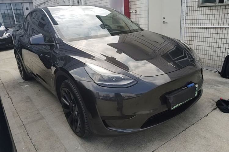 Used Tesla Model Y 2024 Rear-Wheel-Drive Version Front Right 45 Deg
