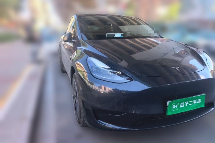 Used Tesla Model Y 2024 Rear-Wheel-Drive Version Front Right 45 Deg