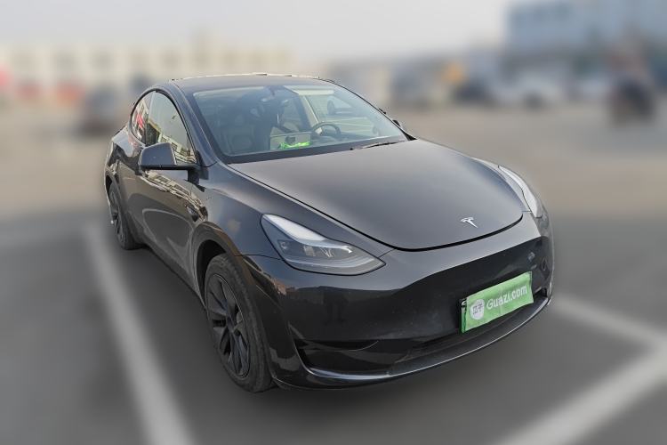Used Tesla Model Y 2024 Rear-Wheel-Drive Version Front Right 45 Deg