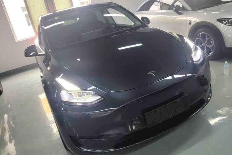 Used Tesla Model Y 2024 Rear-Wheel-Drive Version Front Right 45 Deg