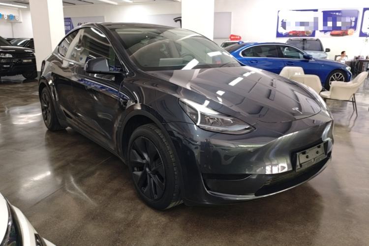 Used Tesla Model Y 2024 Rear-Wheel-Drive Version Front Right 45 Deg