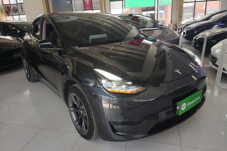 Used Tesla Model Y 2024 Rear-Wheel-Drive Version Front Right 45 Deg