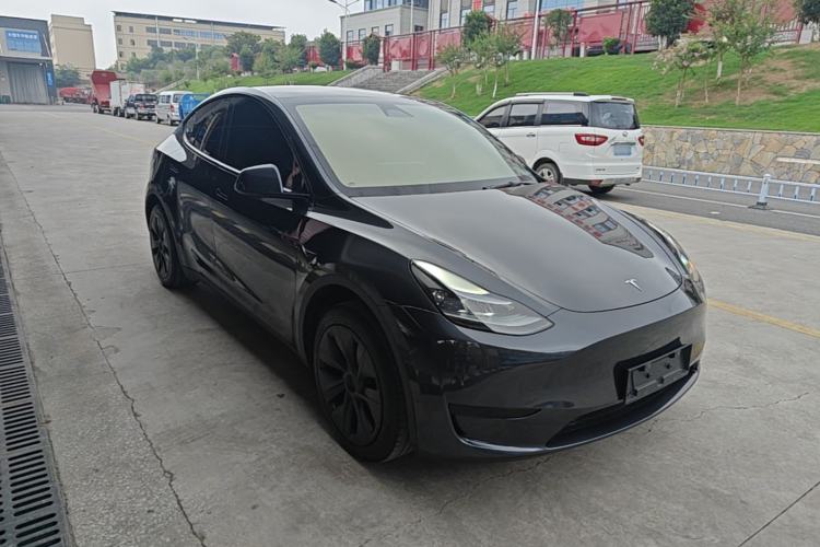 Used Tesla Model Y 2024 Rear-Wheel-Drive Version Front Right 45 Deg