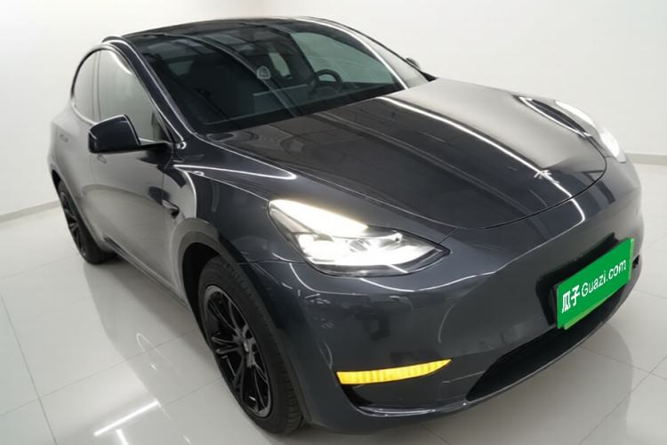 Used Tesla Model Y 2024 Rear-Wheel-Drive Version Front Right 45 Deg
