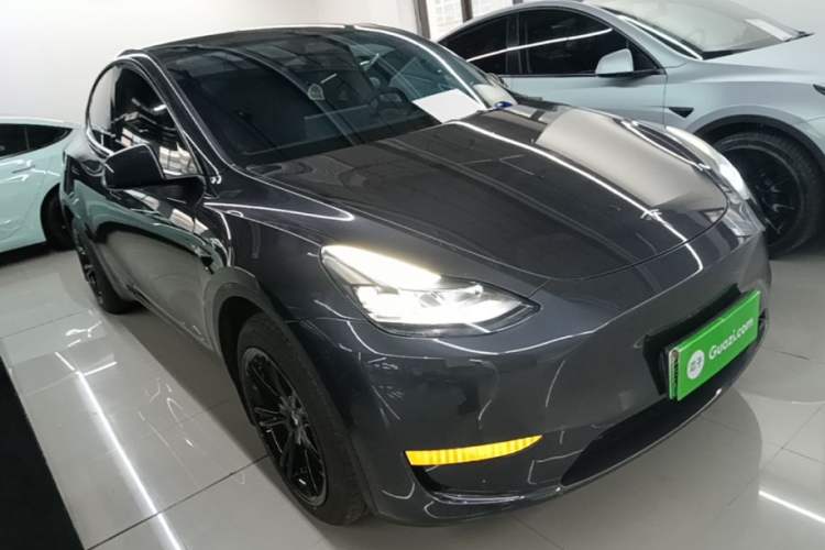 Used Tesla Model Y 2024 Rear-Wheel-Drive Version Front Right 45 Deg