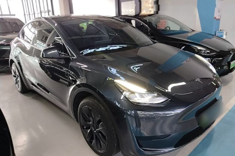 Used Tesla Model Y 2024 Rear-Wheel-Drive Version Front Right 45 Deg