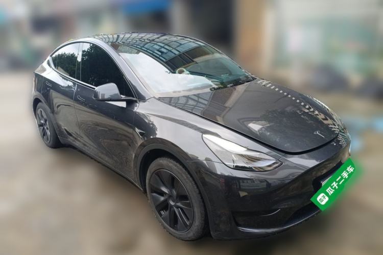 Used Tesla Model Y 2024 Rear-Wheel-Drive Version Front Right 45 Deg