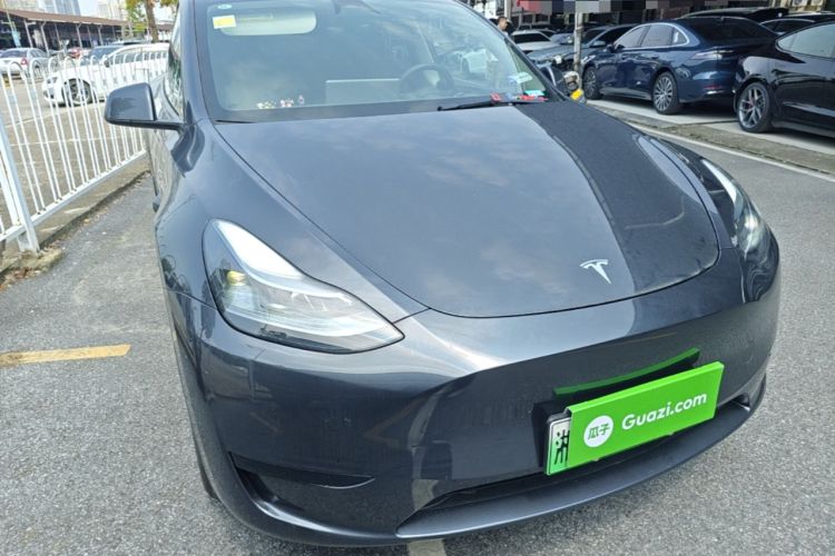 Used Tesla Model Y 2024 Rear-Wheel-Drive Version Front Right 45 Deg