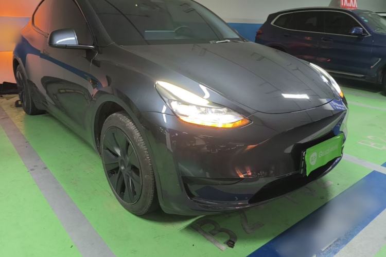 Used Tesla Model Y 2024 Rear-Wheel-Drive Version Front Right 45 Deg