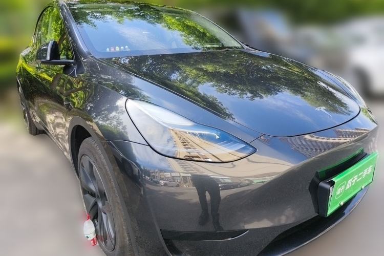 Used Tesla Model Y 2024 Rear-Wheel-Drive Version Front Right 45 Deg