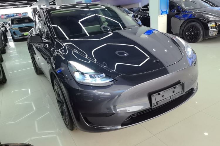 Used Tesla Model Y 2024 Rear-Wheel-Drive Version Front Right 45 Deg