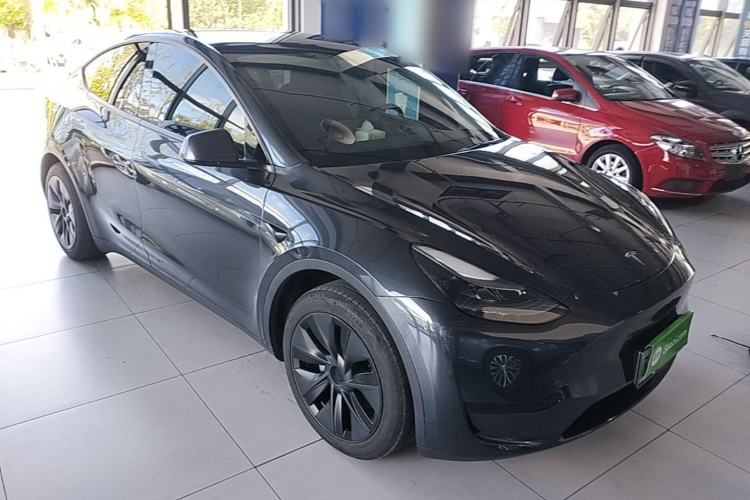 Used Tesla Model Y 2024 Rear-Wheel-Drive Version Front Right 45 Deg