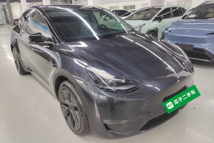 Used Tesla Model Y 2024 Long-Range All-Wheel-Drive Version Front Right 45 Deg
