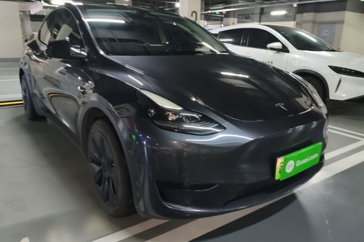 Used Tesla Model Y 2024 Rear-Wheel-Drive Version Front Right 45 Deg
