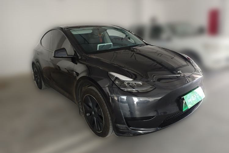 Used Tesla Model Y 2024 Rear-Wheel-Drive Version Front Right 45 Deg