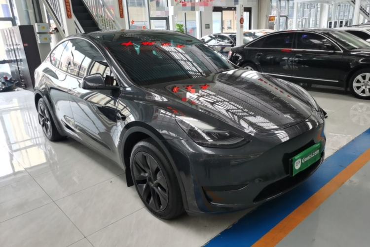 Used Tesla Model Y 2024 Rear-Wheel-Drive Version Front Right 45 Deg