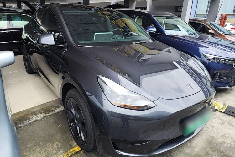Used Tesla Model Y 2024 Rear-Wheel-Drive Version Front Right 45 Deg
