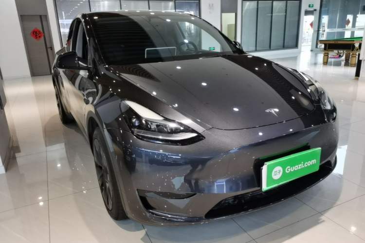 Used Tesla Model Y 2024 Rear-Wheel-Drive Version Front Right 45 Deg